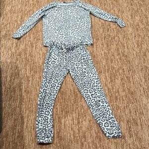 Women's Leopard Print Long-Sleeve Pajama Set - Light Gray